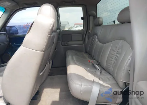 2002 Chevrolet Silverado 1500 Lt z USA, uszkodzony, nr VIN 2GCEK19T421189181